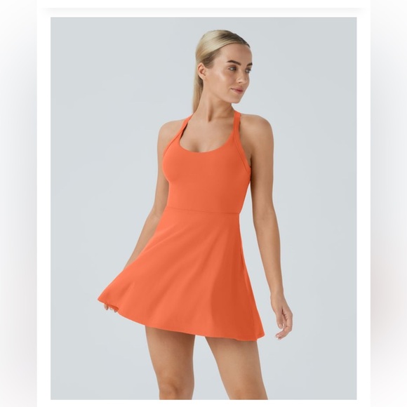 HALARA Dresses & Skirts - NWT Halara Backless Twisted Active Dress - Size Small